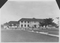 11939 Hoofdgebouw Alg Zkhs Bandoeng 1920